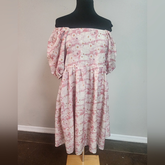 Polagram Dresses & Skirts - Polagram Floral Smocked Midi Dress – Puff Sleeve – Size Large